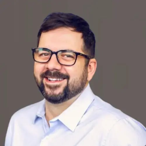 Josh Davis Headshot