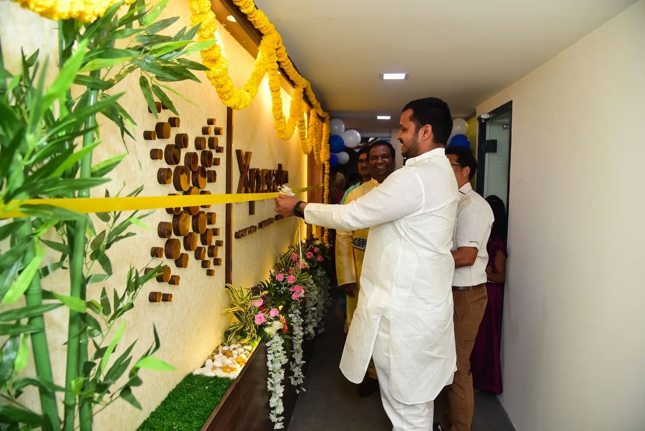 The local corporator in Pune officially opens the new office
